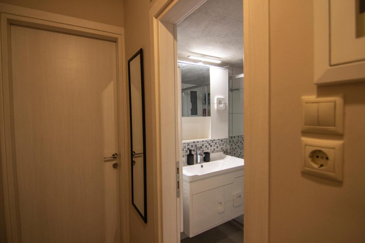 Luxury Apartment 10' From The Center! أثينا المظهر الخارجي الصورة